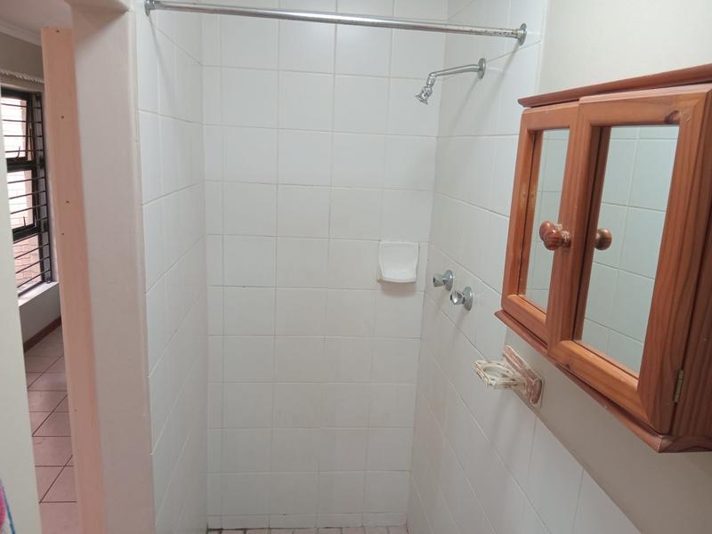1 Bedroom Property for Sale in Uitzicht Western Cape